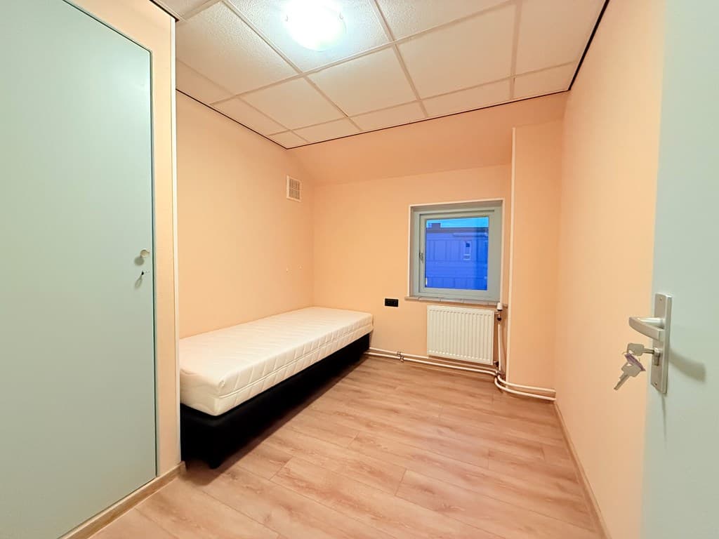 Bedrijfspand foto 38