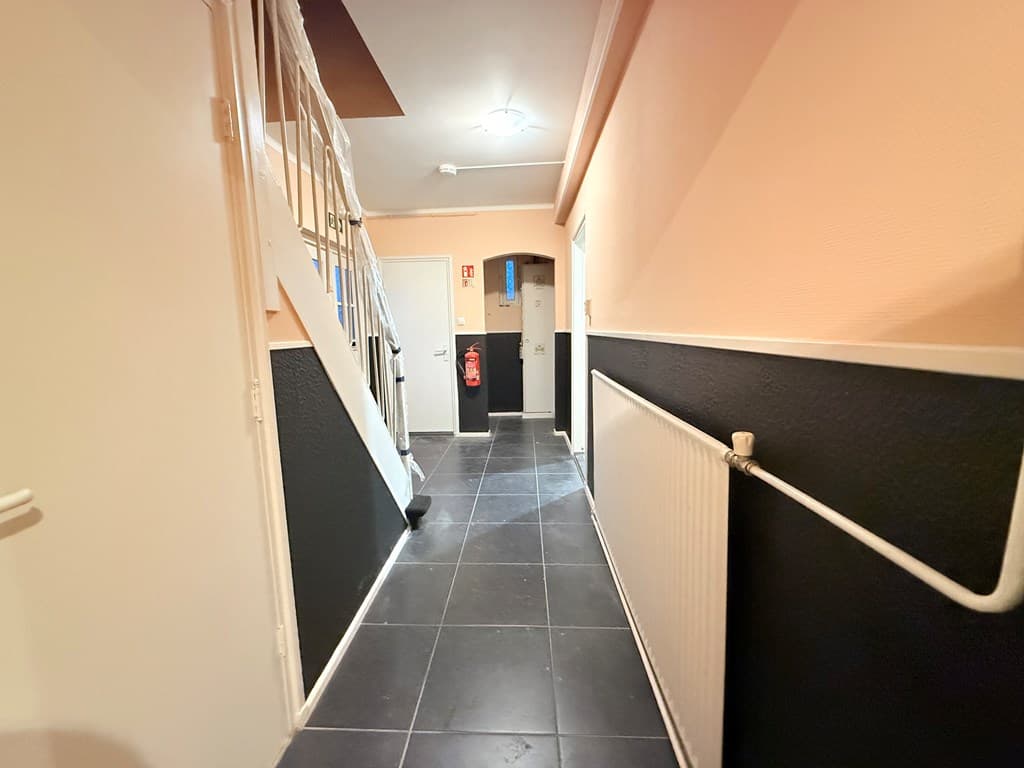 Bedrijfspand foto 14