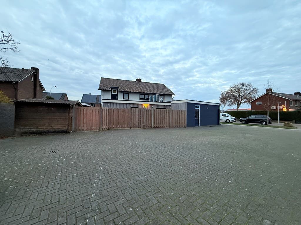 Bedrijfspand foto 3