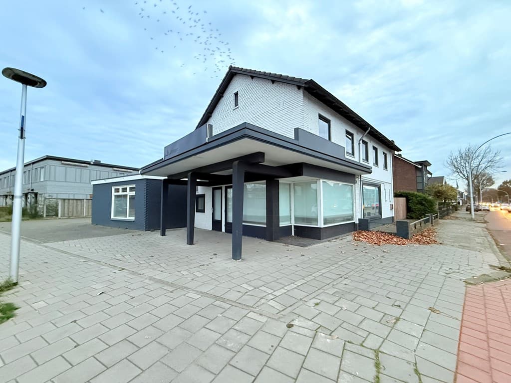 Bedrijfspand foto 2